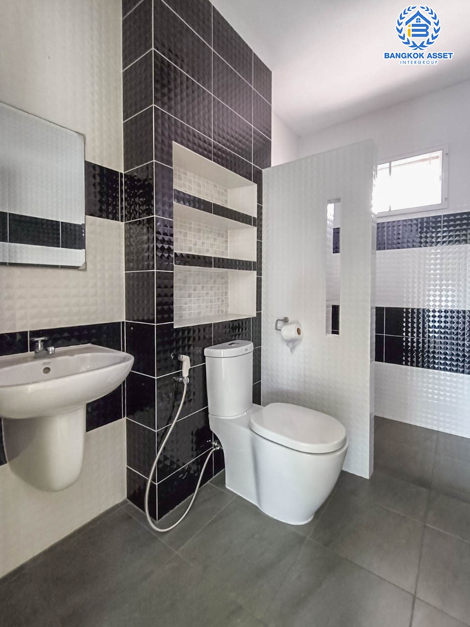 *****บ้านเดี่ยวมือสองย่านนนทบุรี ม.บ้านกาสะลอง กาญจนาภิเษก บ้านมือ1 ไม่เคยเข้าอยู่ เนื้อที่กว้างขวางมากถึง 66 ตร.ว. ฟังก์ชัน 4 ห้องนอน 3 ห้องน้ำ ที่จอดรถ 2 คัน แถมฟรี! เครื่องปรับอากาศ 1 เครื่อง มีพื้นที่รอบบ้าน ภายในตกแต่งสวย ตั้งบนทำเลแห่งการเดินทาง ใกล้รถไฟฟ้าสายสีม่วง "สถานีตลาดบางใหญ่"